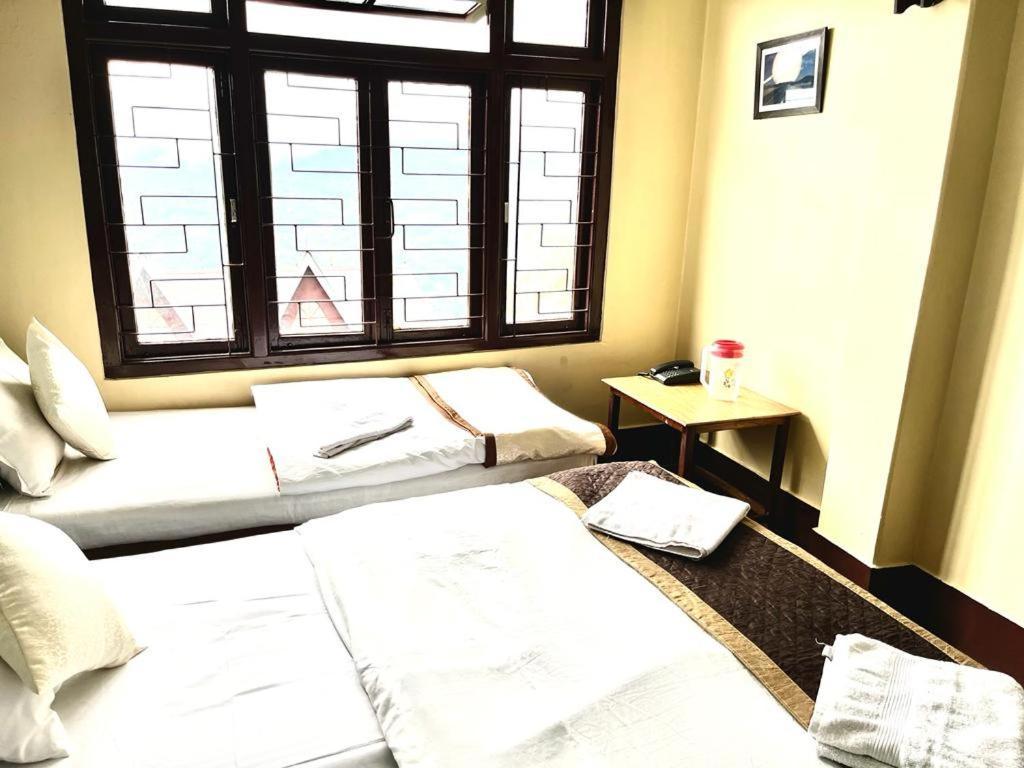 Hotel Red Rose กังต็อก ภายนอก รูปภาพ