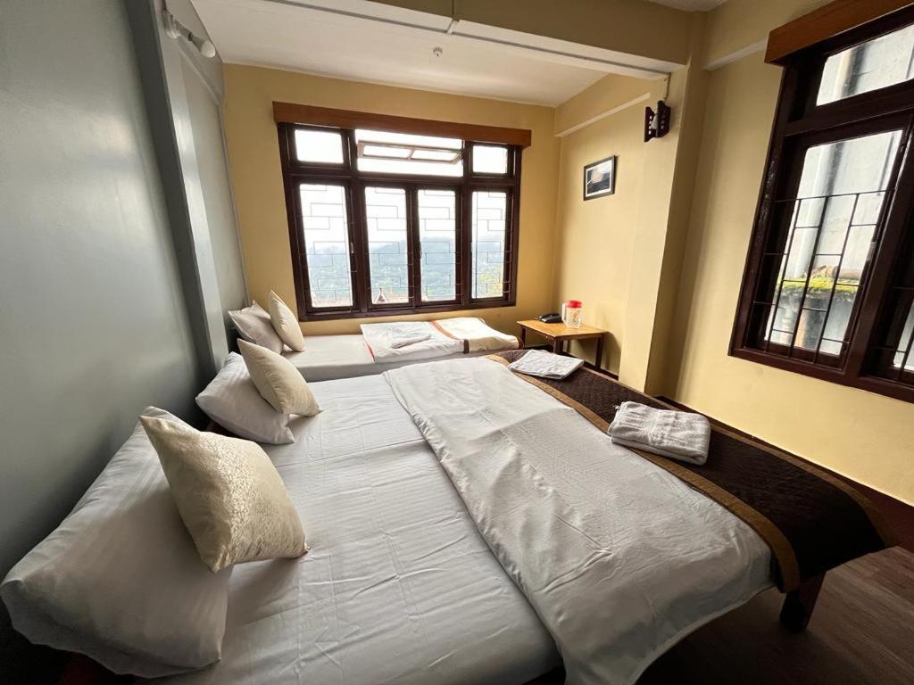 Hotel Red Rose กังต็อก ภายนอก รูปภาพ